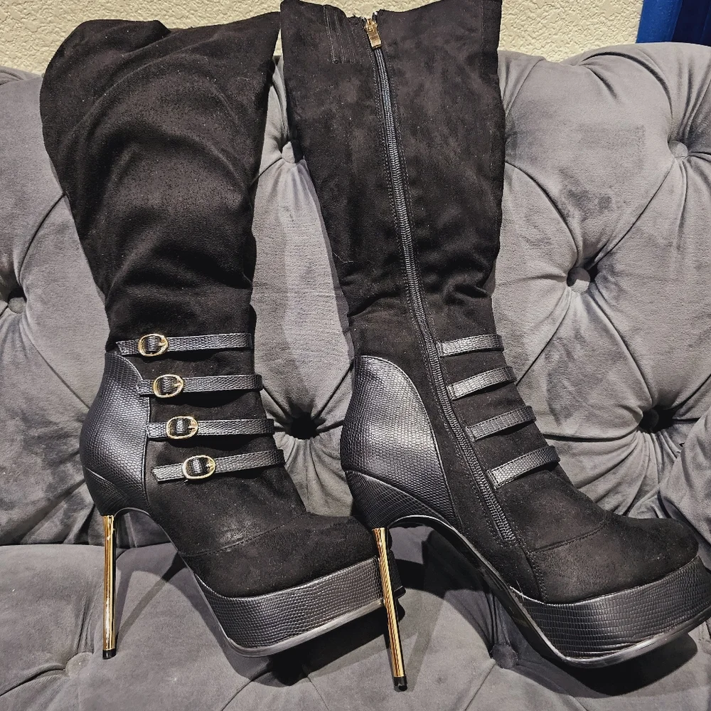 Boots - Picture 1 of 2